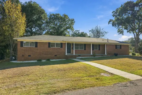 53 Broadmoor Dr, Laurel, MS 39440