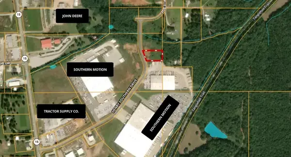 Henry Southern Dr, Pontotoc, MS 38863