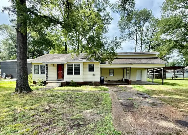 808 Mulberry St., Amory, MS 38821