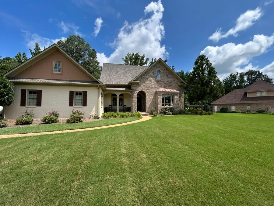 106 Golden Leaf Cove, Tupelo, MS 38801 - Image #2