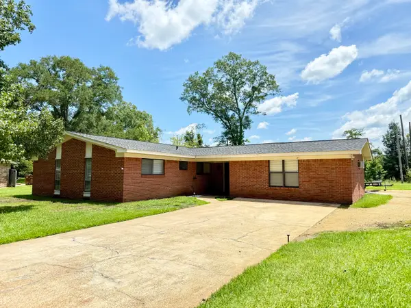 104 Cherokee Dr., Amory, MS 38821