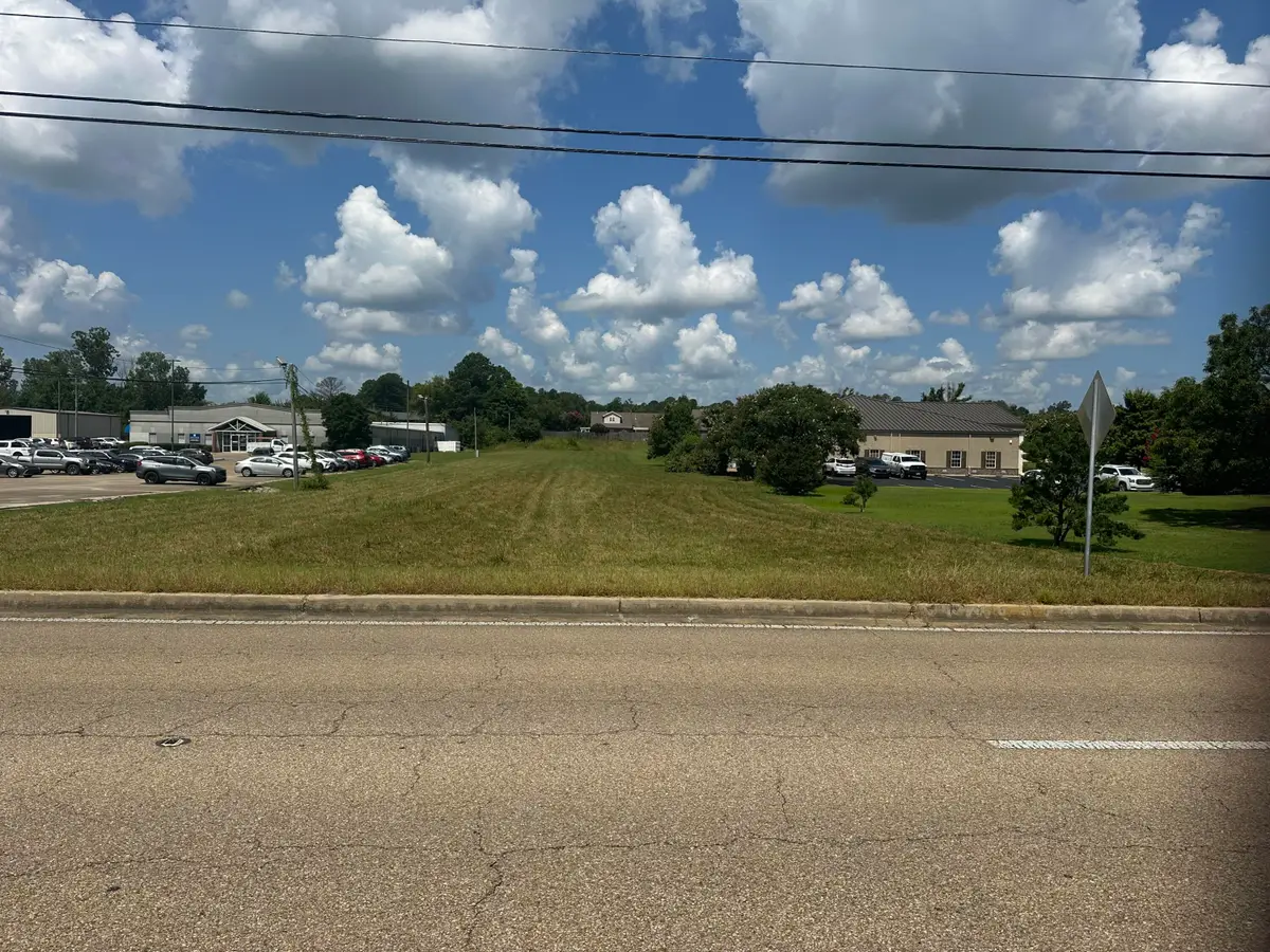 Cliff Gookin Blvd., Tupelo, MS 38801 - Image #1