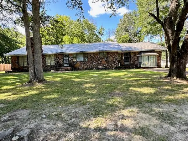 2003 Proper, Corinth, MS 38834