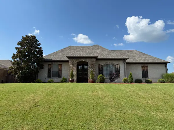 1612 Oak Leaf Ln., Tupelo, MS 38826