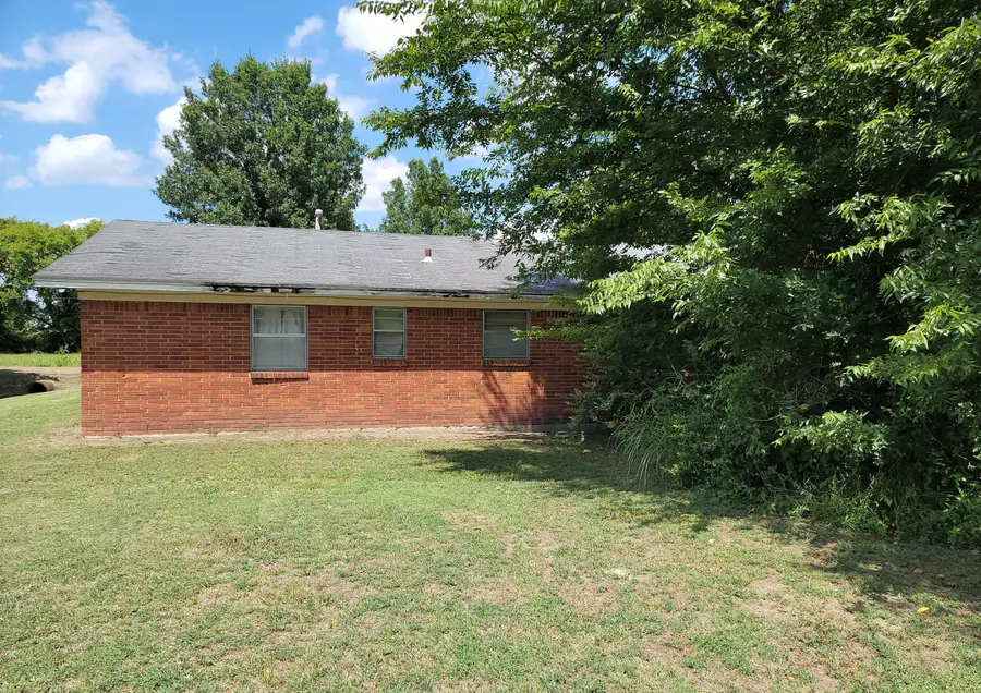319 Middle St., Okolona, MS 38860 - Image #2