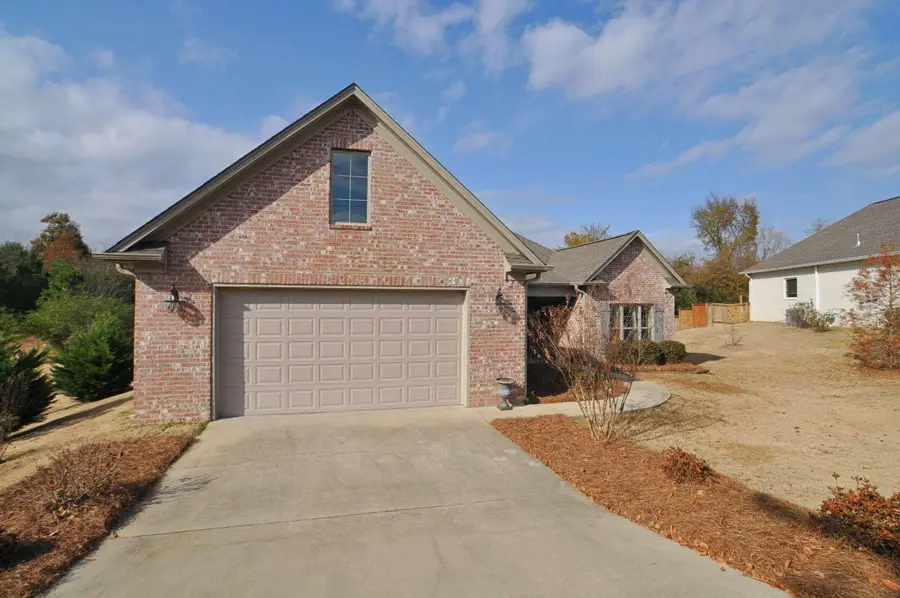 914 Lynn Cr., Tupelo, MS 38804 - Image #2