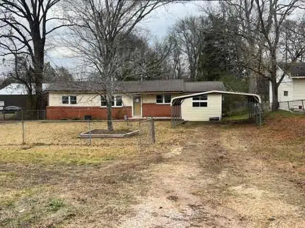 410 Washington St., Okolona, MS 38860