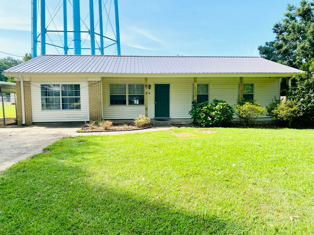 818 Walnut St, Amory, MS 38821 - Image #1