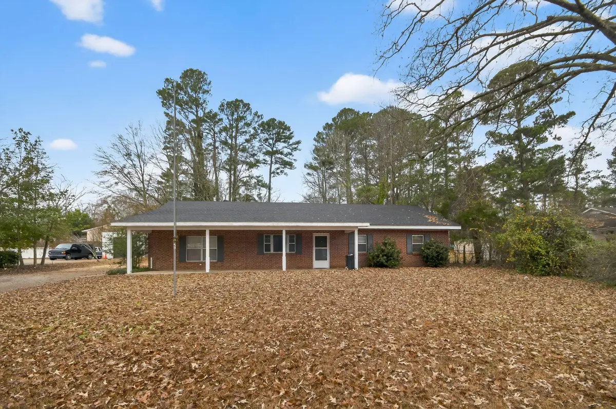 904 Pecan Ave., Philadelphia, MS 39350 - #1