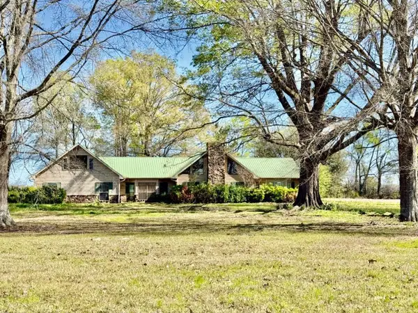 574 Ridgewood Ln., New Houlka, MS 38850
