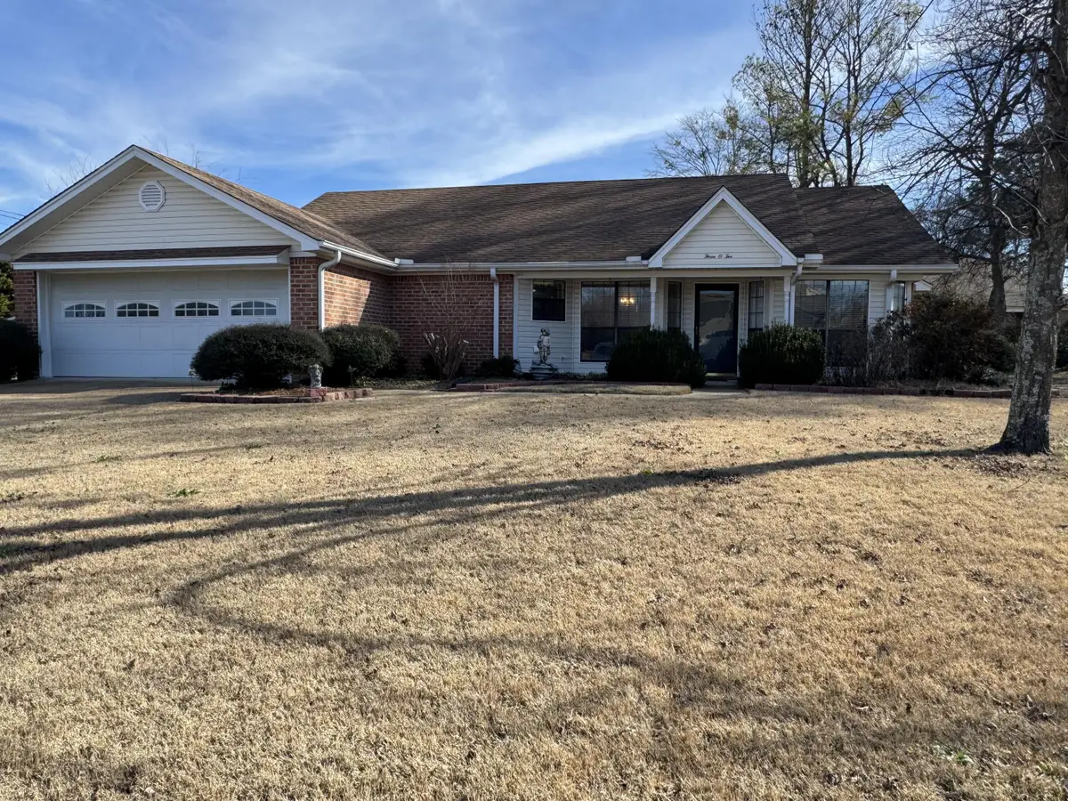 302 Hillfield Cove, Tupelo, MS 38801 - Image #1