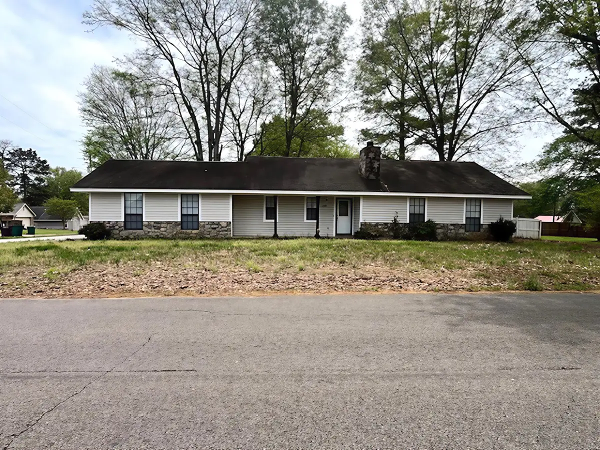 2201 Holmes St., Tupelo, MS 38801 - #1