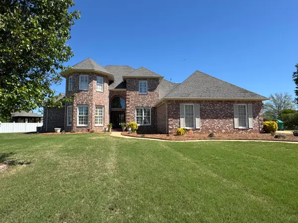 2624 Honeysuckle Lane, Tupelo, MS 38801
