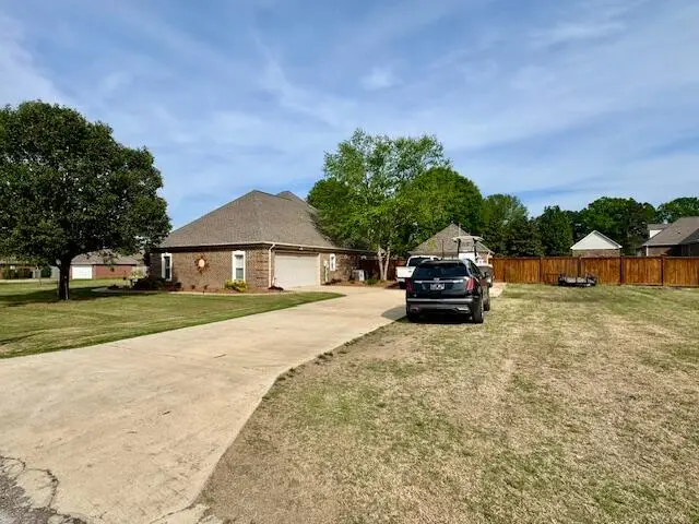 112 Longhorn Dr., Tupelo, MS 38804 - #3