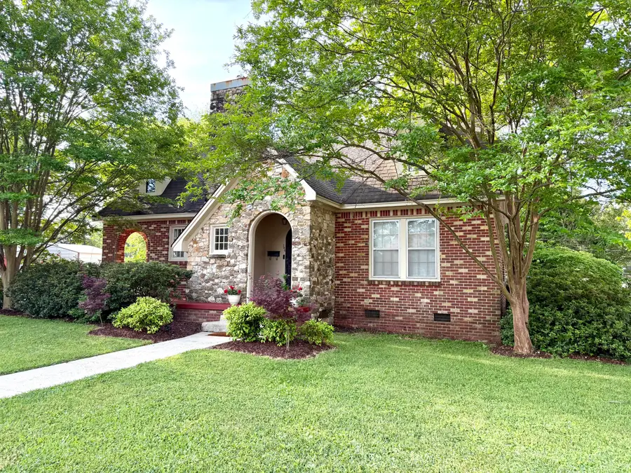 704 S 3rd Ave., Amory, MS 38821 - #2