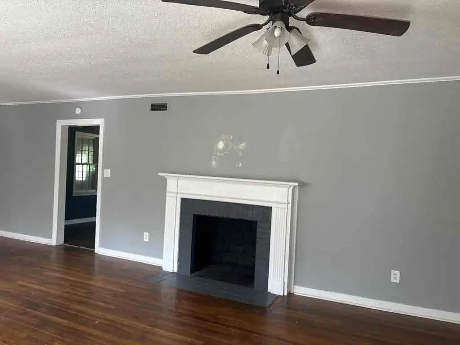 706 Vassar Dr., Tupelo, MS 38801 - #3