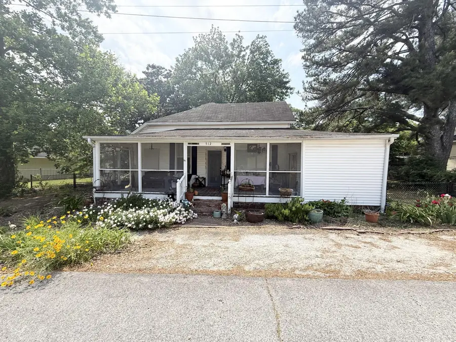 512 S Broadway St., Tupelo, MS 38804 - #2