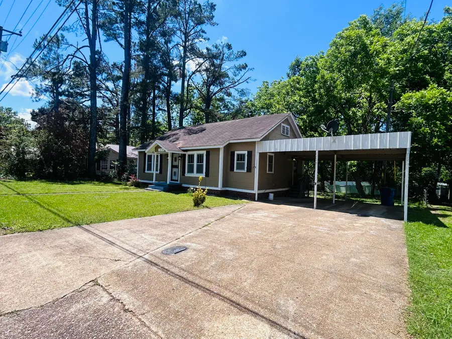 149 N College St., Pontotoc, MS 38863 - #2