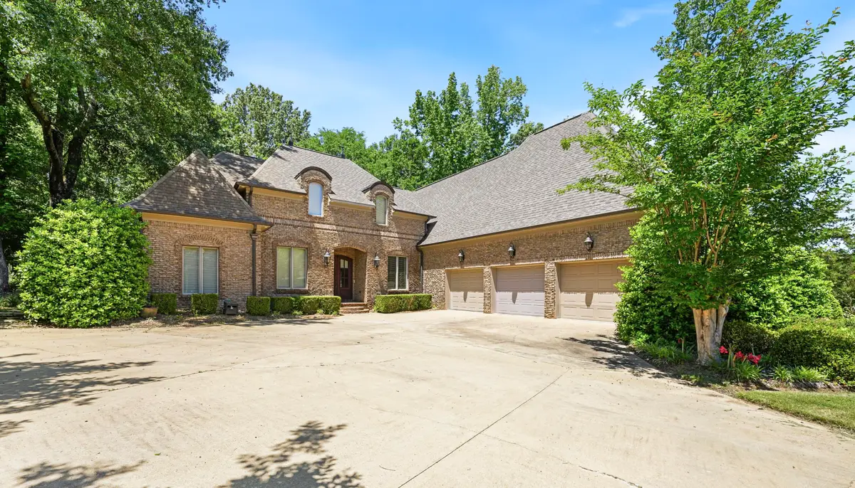 135 Autumn Hills Dr., Tupelo, MS 38801 - #1