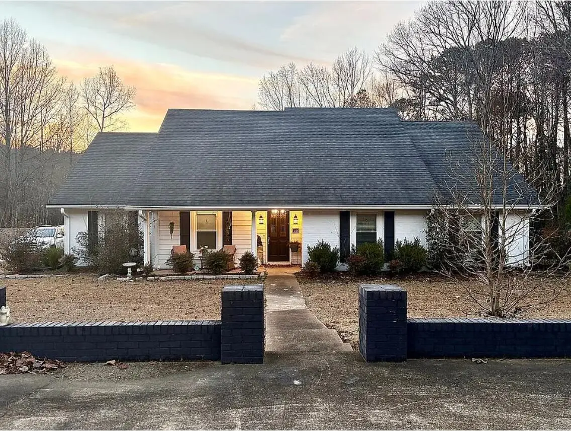 1110 Segars Dr., Iuka, MS 38852 - #1