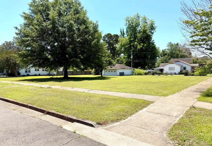 301 S 5th St., Amory, MS 38821 - #3