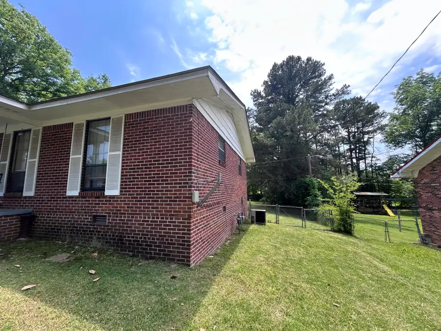 1007 Eisenhower Dr., Tupelo, MS 38801 - #3