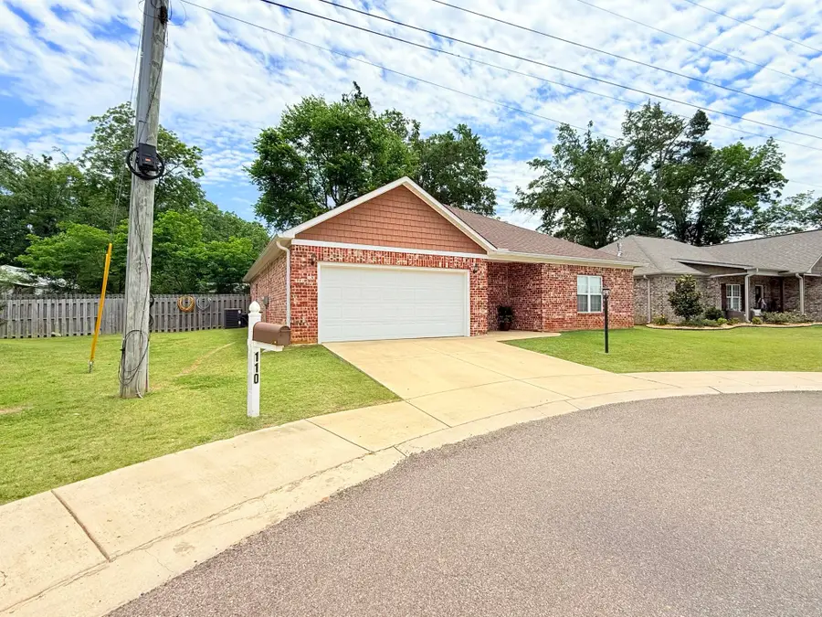110 N Magnolia Place, Pontotoc, MS 38863 - #2