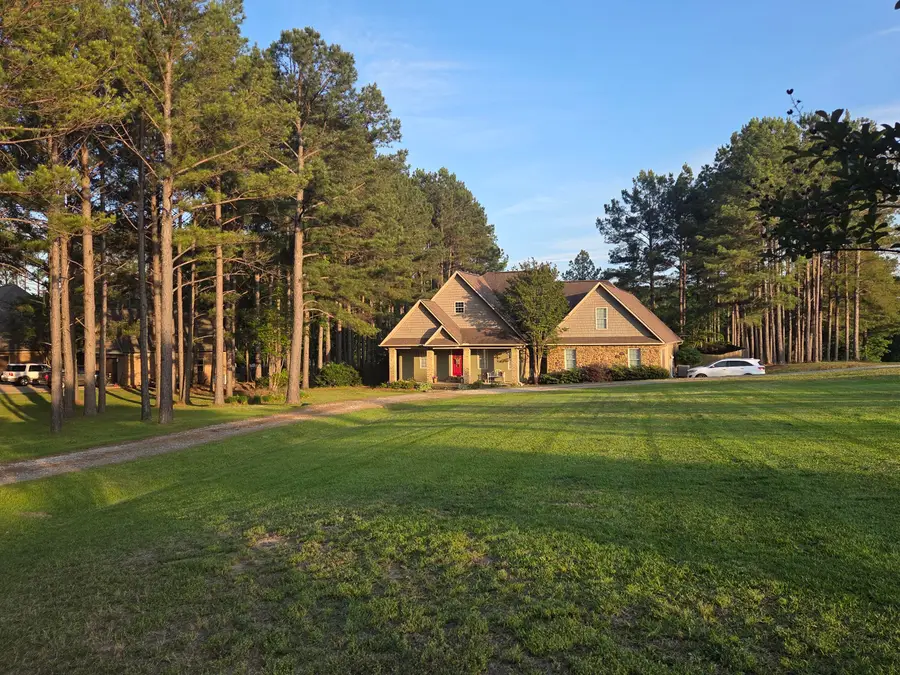 107 Ridgeland Dr., Mooreville, MS 38857 - #3
