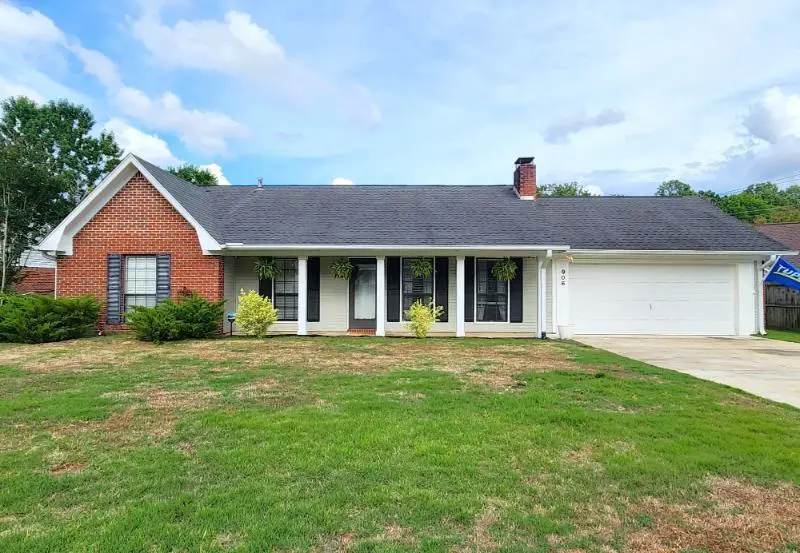 906 Sycamore St., Tupelo, MS 38801 - #1