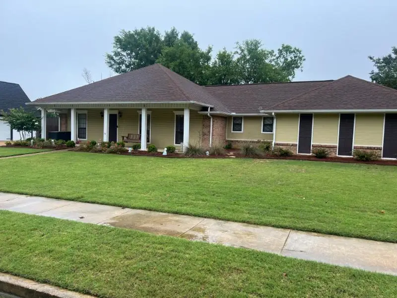1901 Swallow Ln., Tupelo, MS 38801 - #2