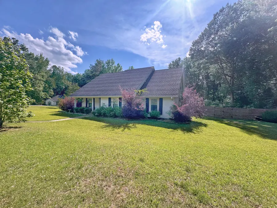 1110 Segars Dr., Iuka, MS 38852 - #3