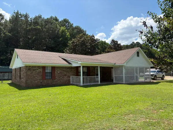 2892 Jess Lyons Road, Columbus, MS 39705