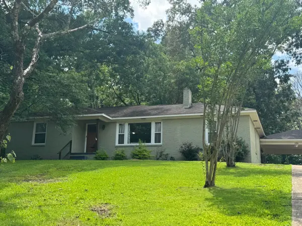 106 Eastwood Dr., Tupelo, MS 38804