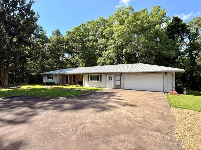 102 Buena Vista Dr., Fulton, MS 38843 - #2