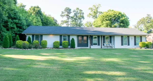 1002 Valley Road, Tupelo, MS 38804