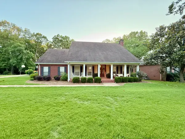 2330 Oak Leigh Dr., Tupelo, MS 38801