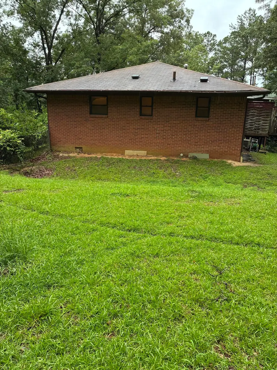 404 Mcbride Dr., Fulton, MS 38843 - #3