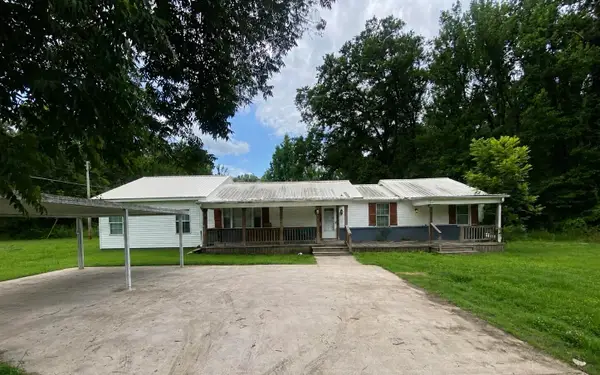 1588 N Feemster Lake Road, Tupelo, MS 38804