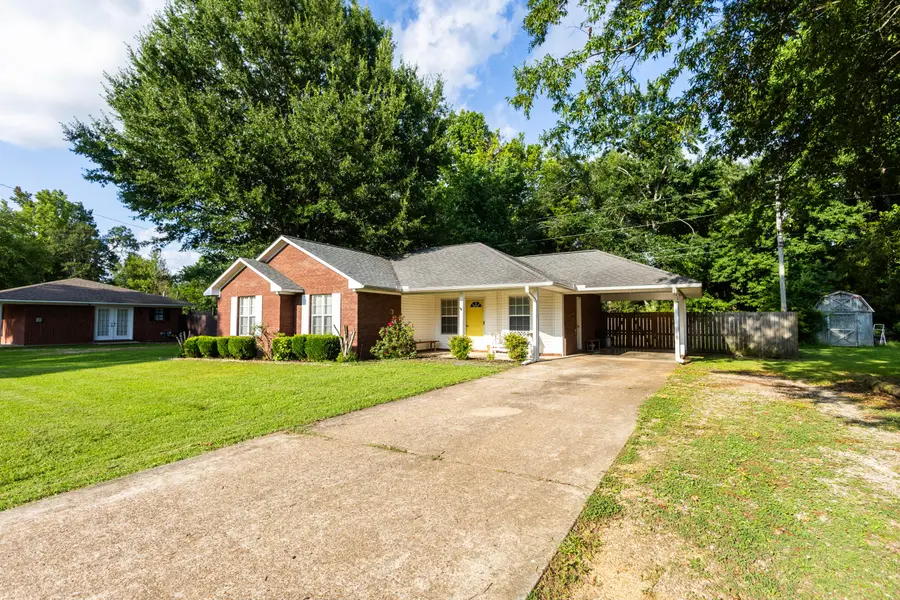 108 Longview Dr., Amory, MS 38821 - #2