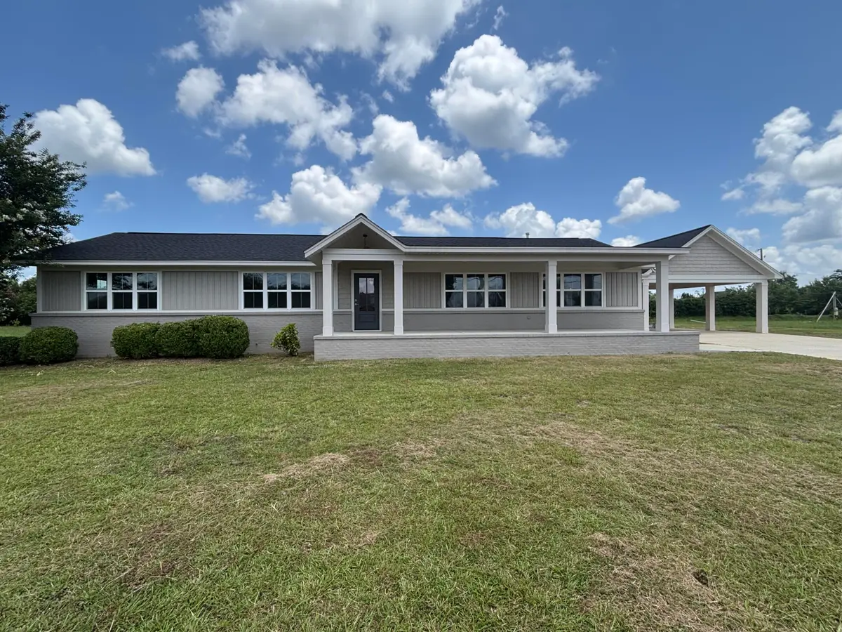 1210 Lake Dr., Amory, MS 38821 - #1