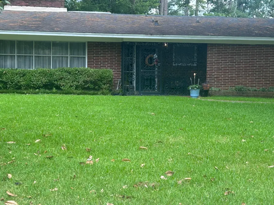 1414 Pinecrest Dr., Tupelo, MS 38804 - #2