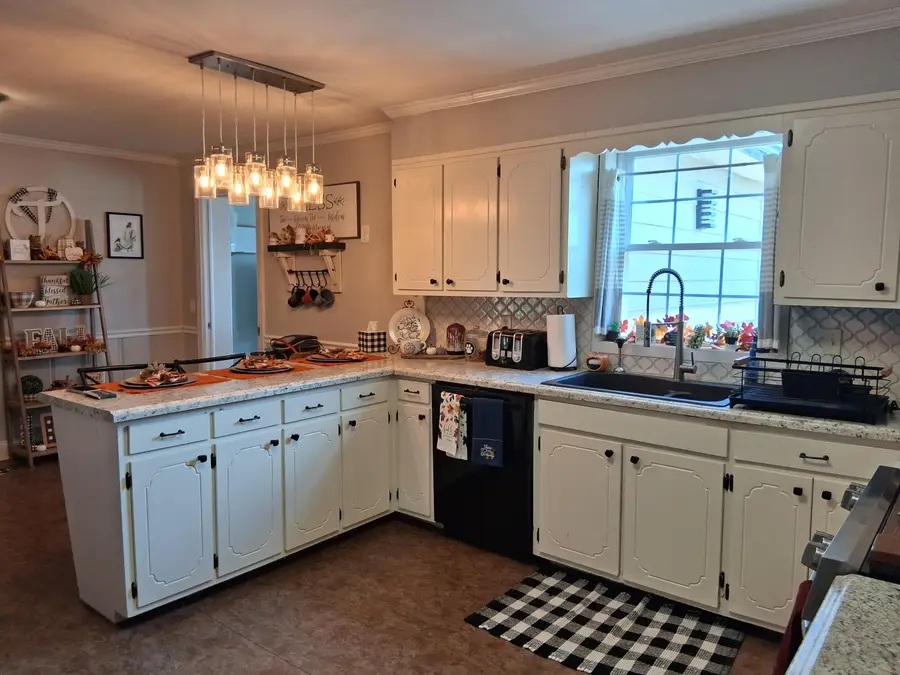 808 Poplar Ave., New Albany, MS 38652 - #2
