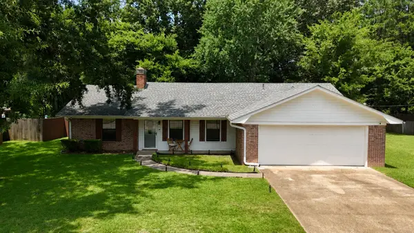 2106 Holly Hill Dr., Tupelo, MS 38801