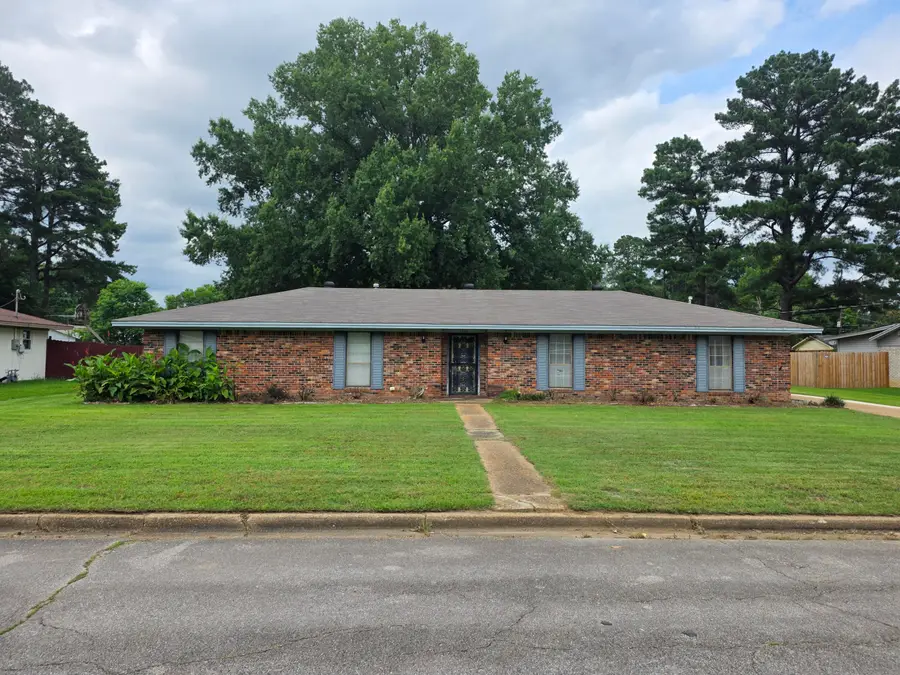 2606 Pemberton Ave., Tupelo, MS 38801 - #2