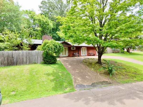 412 Pineridge Dr., New Albany, MS 38652