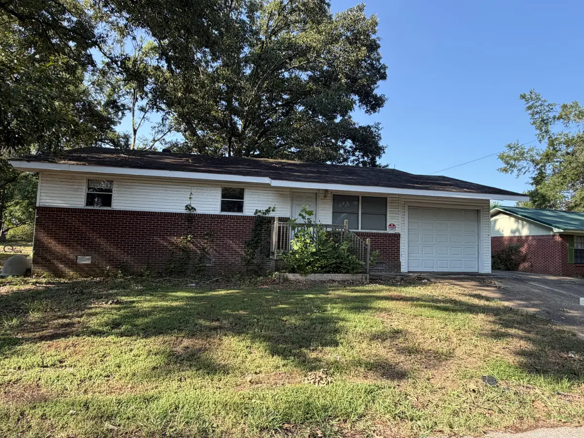 109 Oak Dr., Booneville, MS 38829 - #1
