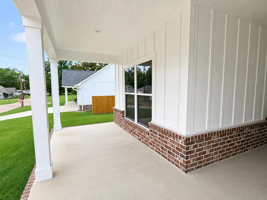 202 Polk St., New Albany, MS 38652 - #2