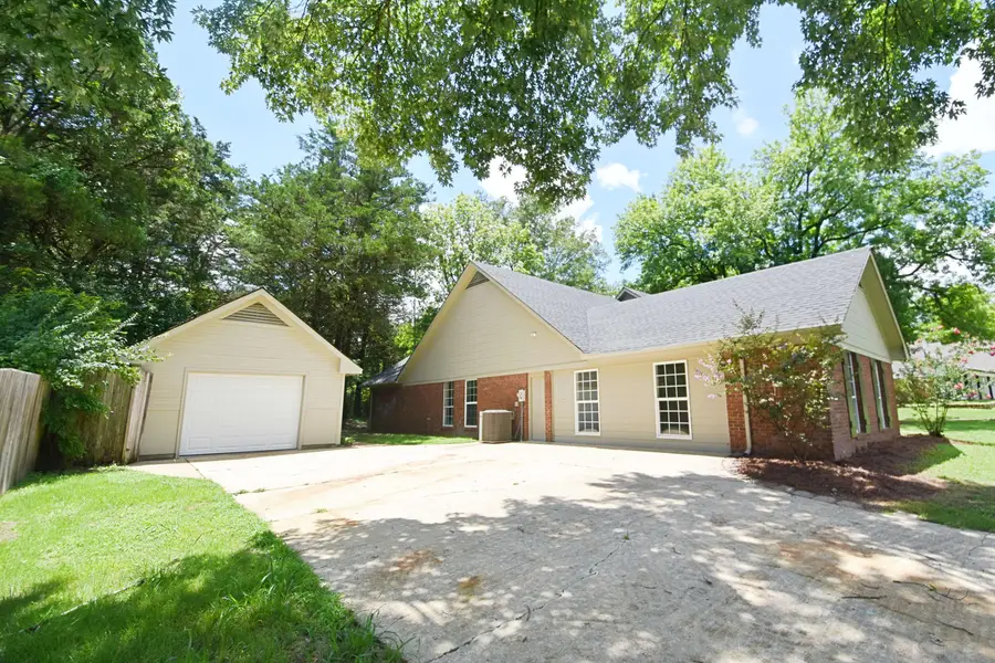 1218 Robin Cv., Tupelo, MS 38801 - #2