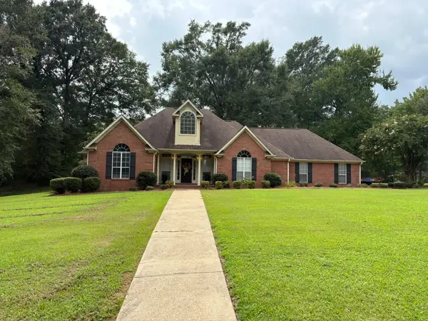 101 Seth Ave., Tupelo, MS 38804
