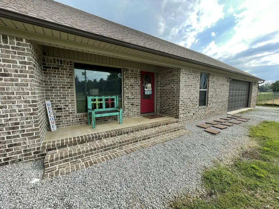 105 Dalton Dr., Ripley, MS 38663 - #2